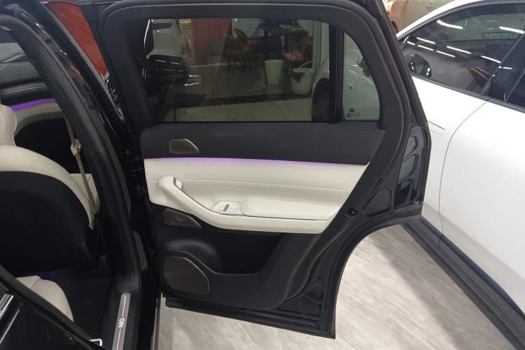 Used Nio ES7 2022 75 kWh Right Rear Door Interior
