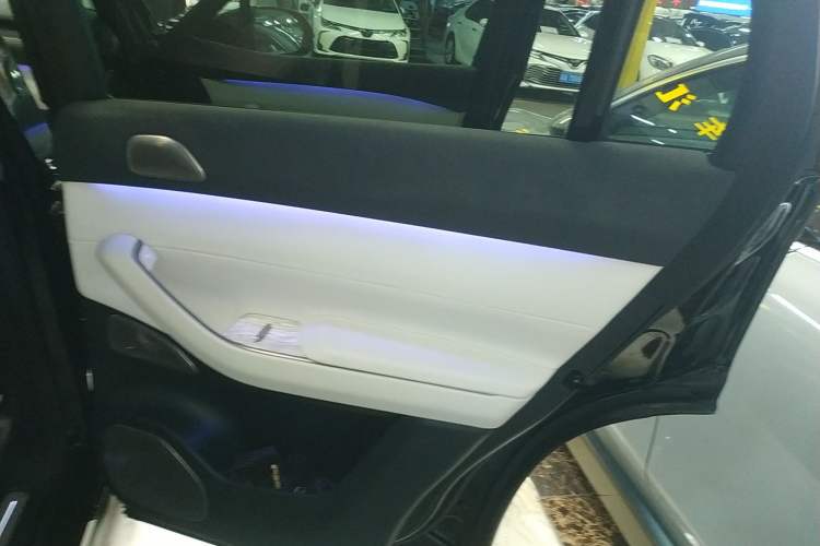 Used Nio ES7 2022 75 kWh Right Rear Door Interior