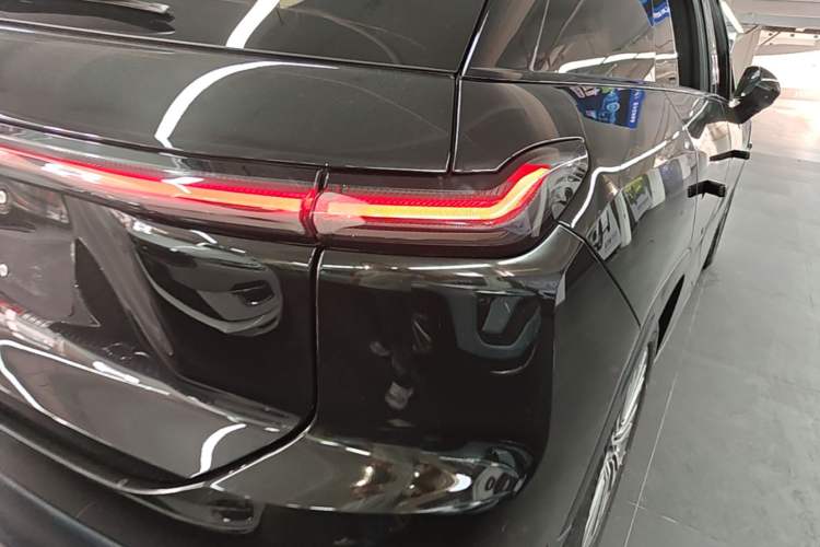 Used Nio ES7 2022 75 kWh Right Rear Taillight
