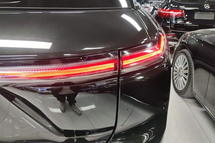 Used Nio ES7 2022 75 kWh Right Rear Taillight