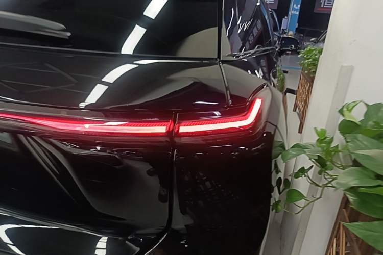 Used Nio ES7 2022 100kWh First Edition Right Rear Taillight
