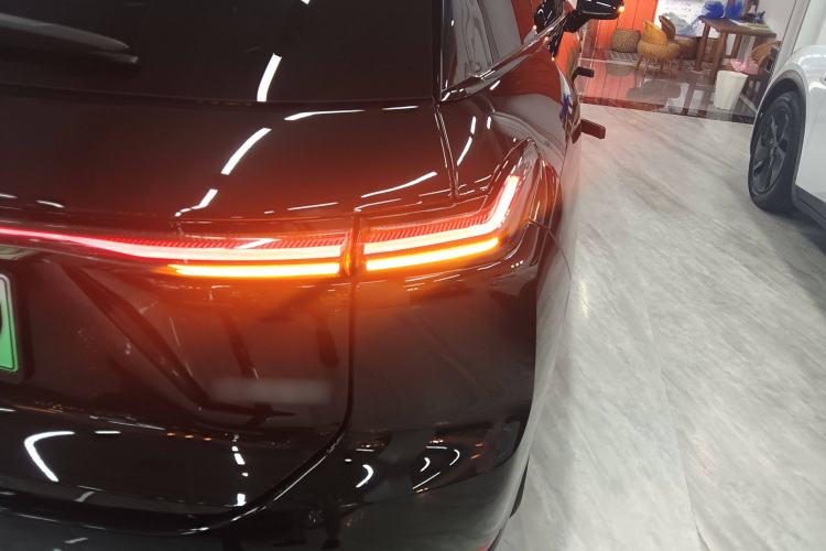 Used Nio ES7 2022 75 kWh Right Rear Taillight