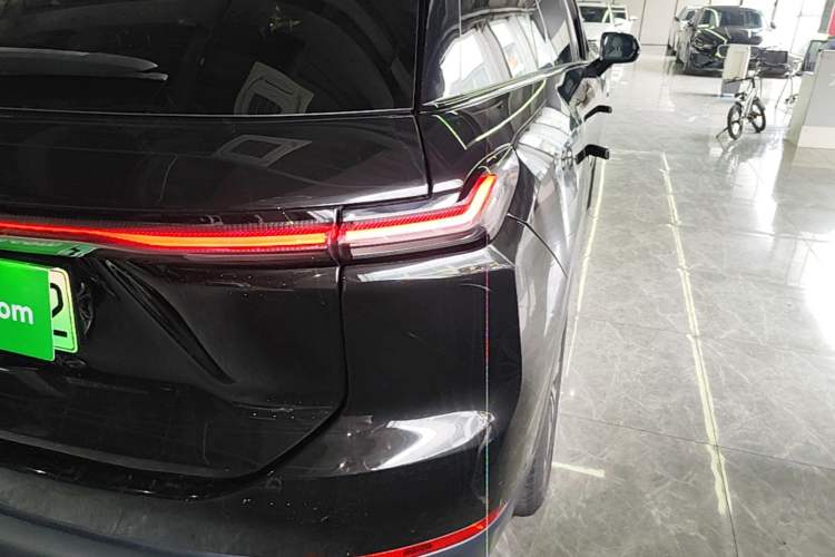 Used Nio ES7 2022 75 kWh Right Rear Taillight