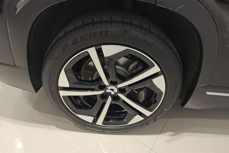 Used Nio ES7 2022 100kWh First Edition Right Rear Wheel Hub