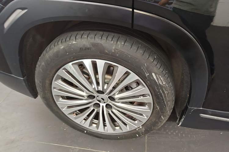 Used Nio ES7 2022 75 kWh Right Rear Wheel Hub