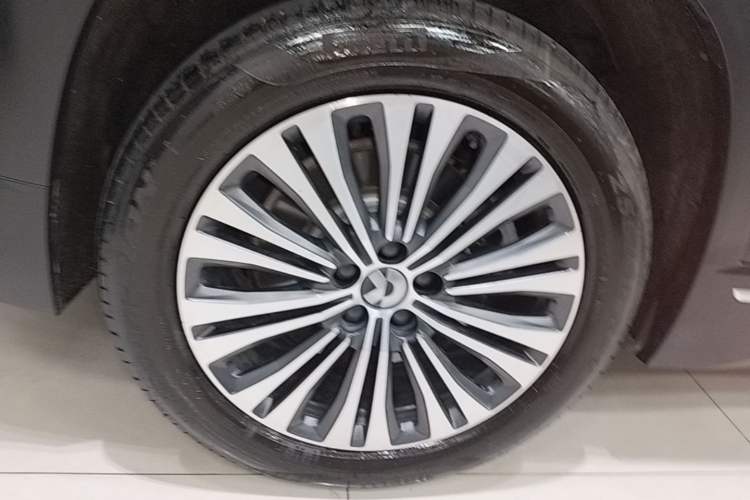 Used Nio ES7 2022 75 kWh Right Rear Wheel Hub