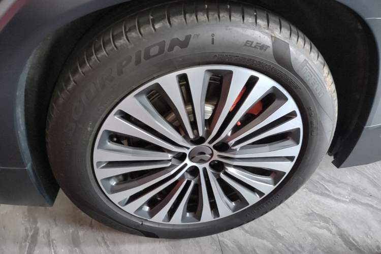Used Nio ES7 2022 75 kWh Right Rear Wheel Hub