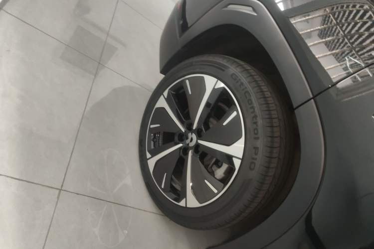 Used Nio ES7 2022 100kWh First Edition Right Rear Wheel Hub