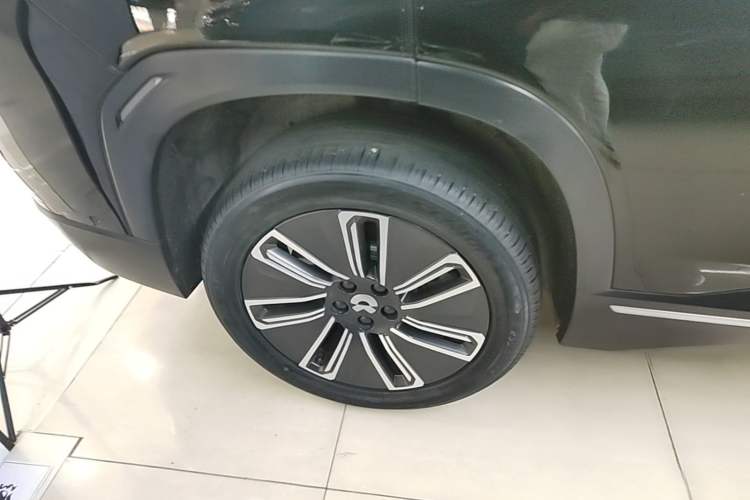 Used Nio ES7 2022 75 kWh Right Rear Wheel Hub