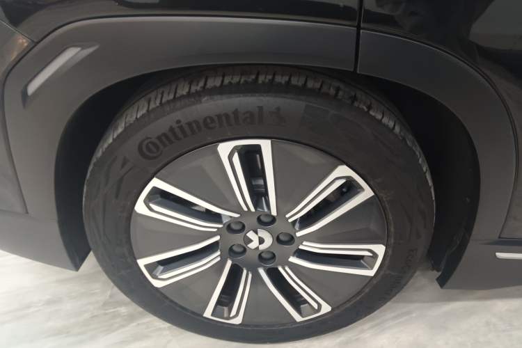 Used Nio ES7 2022 75 kWh Right Rear Wheel Hub