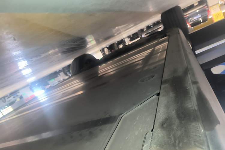 Used Nio ES7 2022 75 kWh Right Side Sill