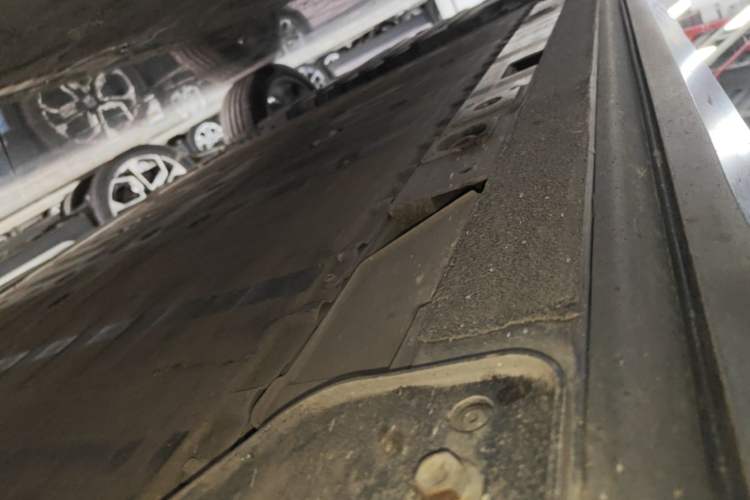 Used Nio ES7 2022 100kWh First Edition Right Side Sill