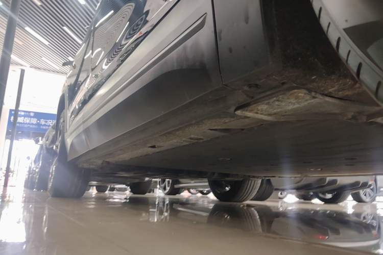 Used Nio ES7 2022 100kWh First Edition Right Side Sill