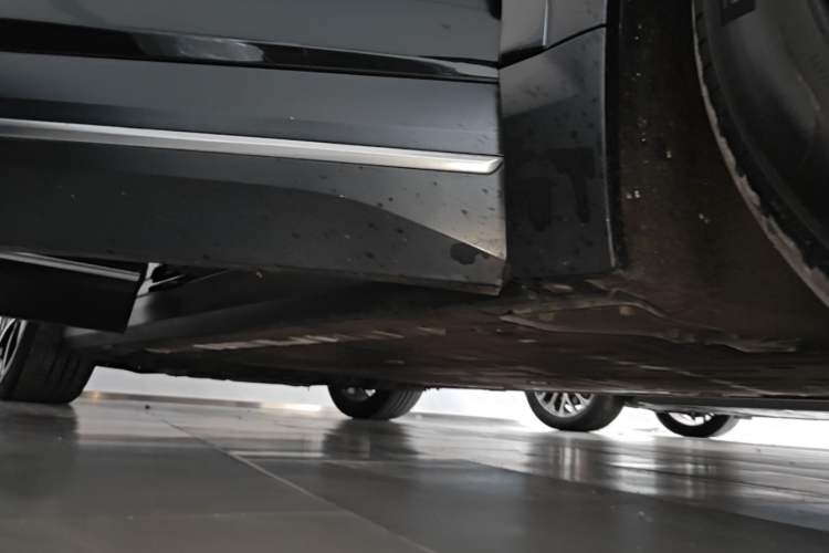 Used Nio ES7 2022 100kWh First Edition Right Side Sill