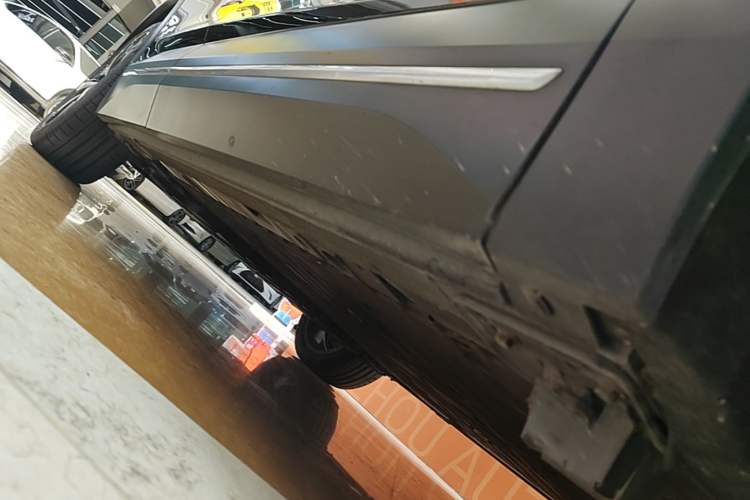Used Nio ES7 2022 100kWh First Edition Right Side Sill