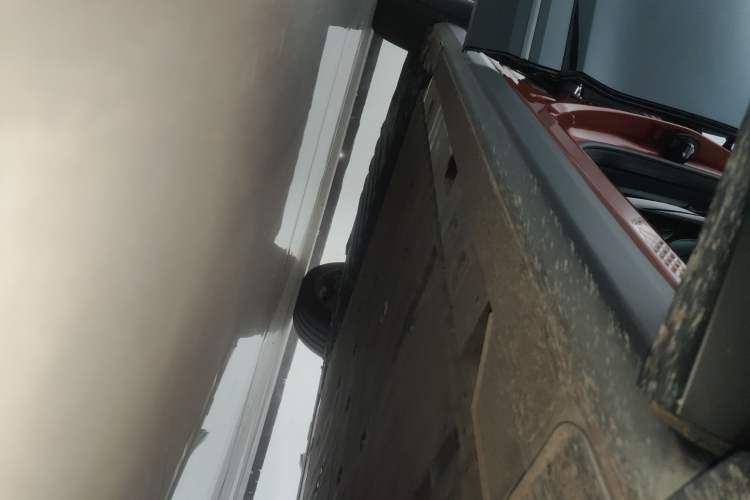 Used Nio ES7 2022 100kWh First Edition Right Side Sill