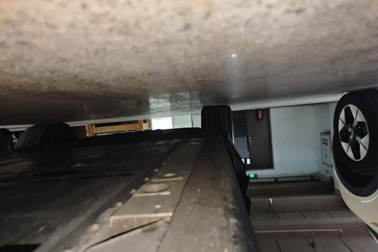 Used Nio ES7 2022 75 kWh Right Side Sill