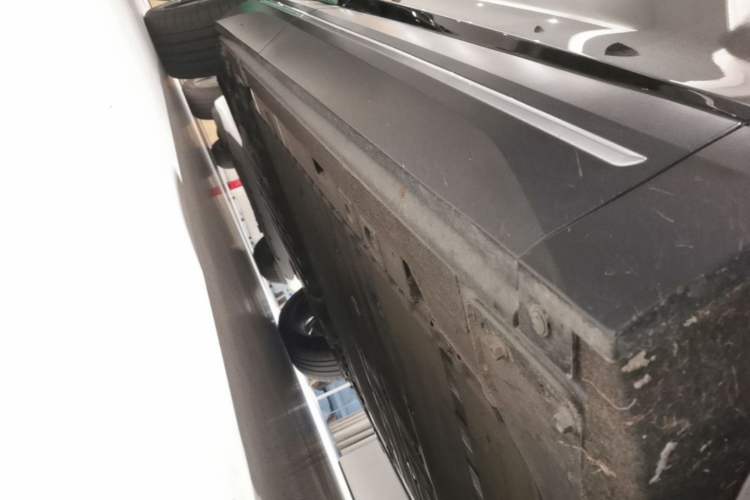 Used Nio ES7 2022 100kWh First Edition Right Side Sill