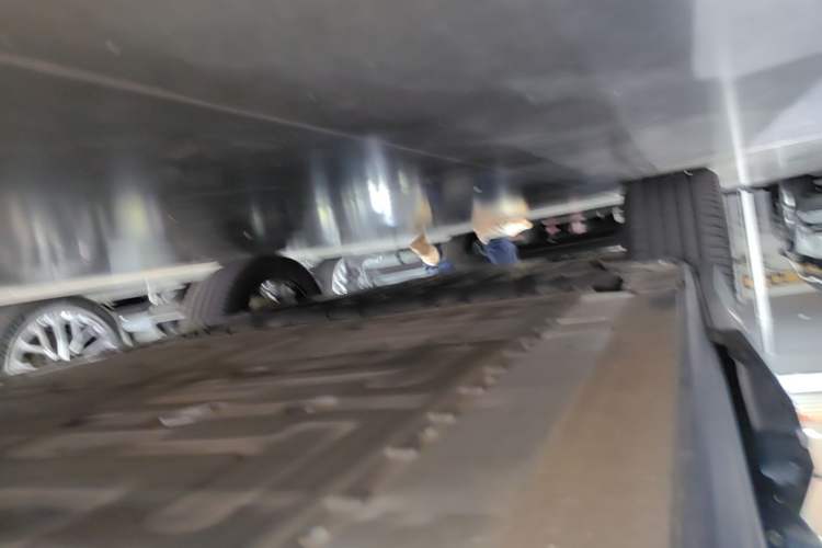 Used Nio ES7 2022 75 kWh Right Side Sill