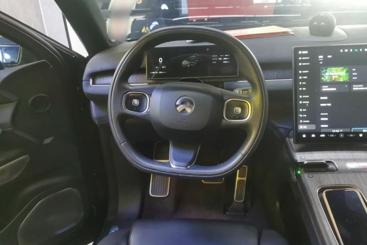 Used Nio ES7 2022 75 kWh Steering Wheel