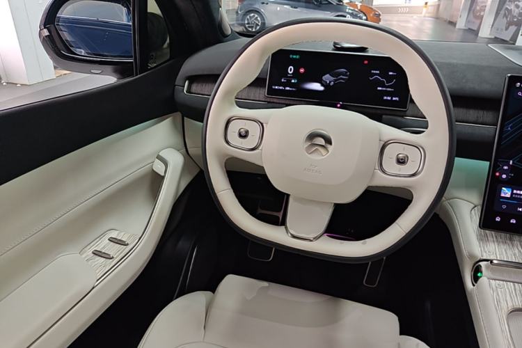 Used Nio ES7 2022 75 kWh Steering Wheel