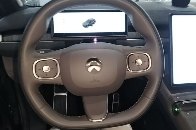 Used Nio ES7 2022 75 kWh Steering Wheel