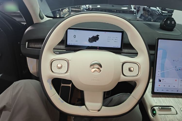 Used Nio ES7 2022 100 kWh Steering Wheel