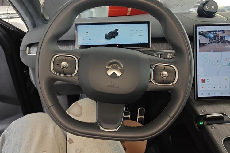Used Nio ES7 2022 100 kWh Steering Wheel