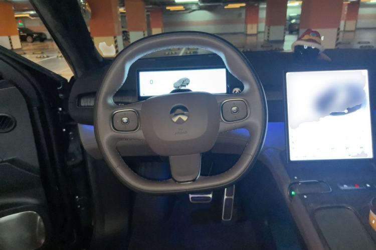 Used Nio ES7 2022 75 kWh Steering Wheel