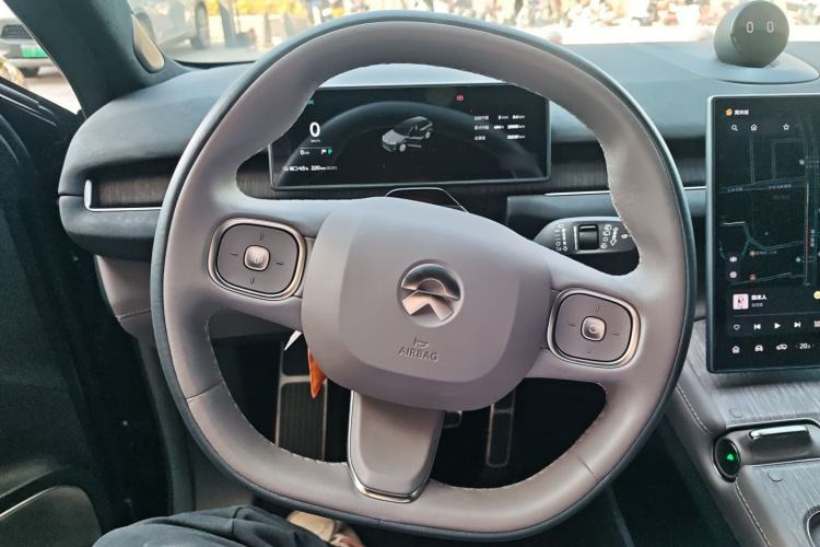 Used Nio ES7 2022 75 kWh Steering Wheel