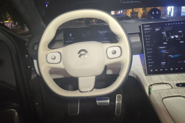 Used Nio ES7 2022 75 kWh Steering Wheel