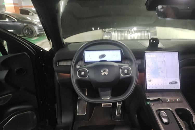 Used Nio ES7 2022 75 kWh Steering Wheel