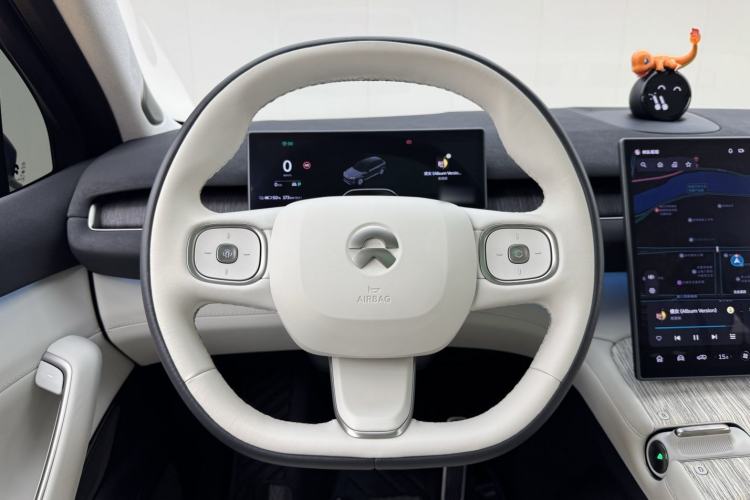 Used Nio ES7 2022 75 kWh Steering Wheel