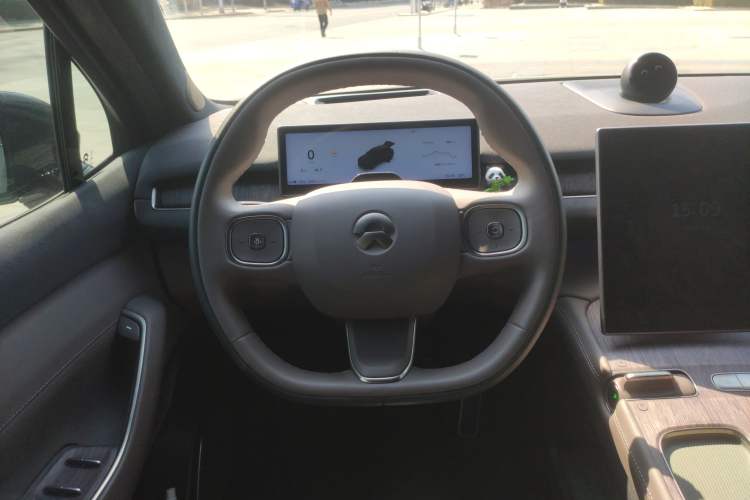 Used Nio ES7 2022 75 kWh Steering Wheel