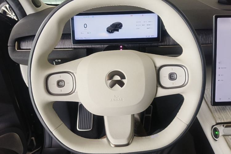 Used Nio ES7 2022 75 kWh Steering Wheel