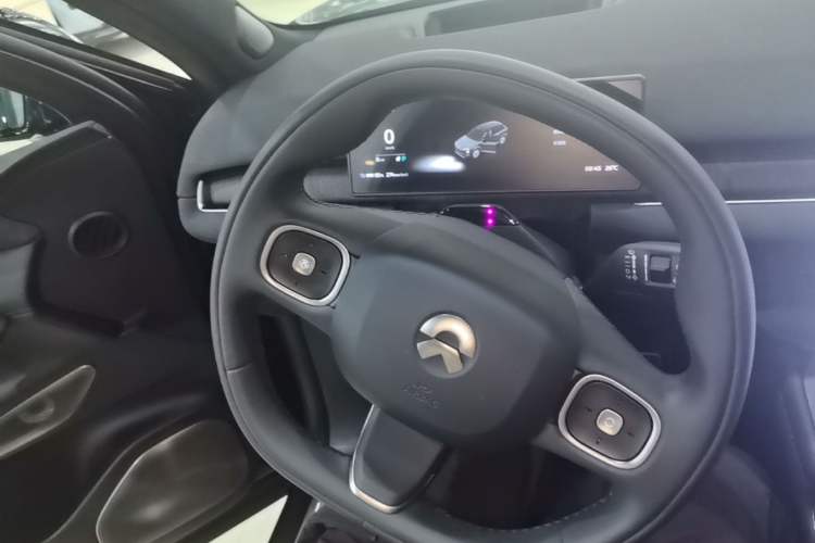 Used Nio ES7 2022 75 kWh Steering Wheel