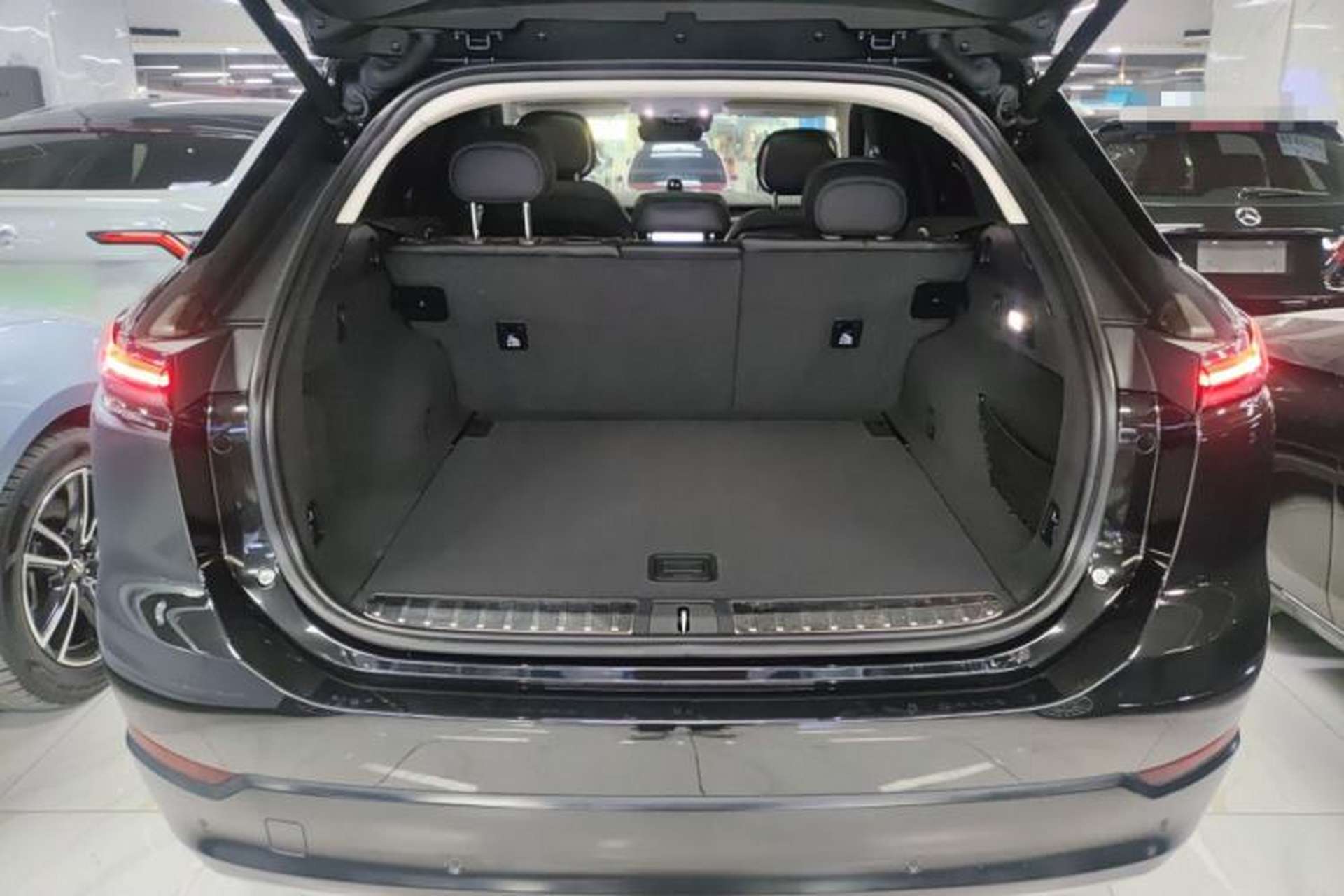 Used Nio ES7 2022 75 kWh Trunk
