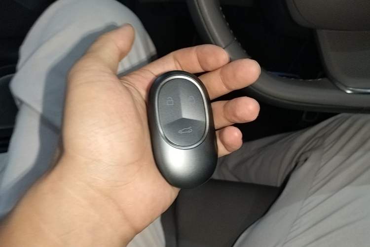 Used Nio ES7 2022 75 kWh Vehicle Key