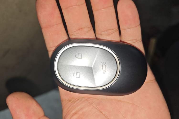 Used Nio ES7 2022 75 kWh Vehicle Key
