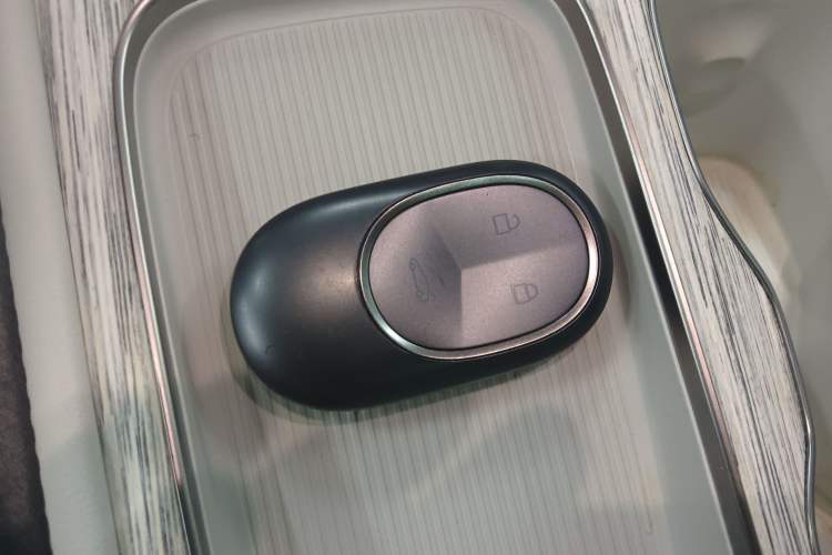 Used Nio ES7 2022 75 kWh Vehicle Key