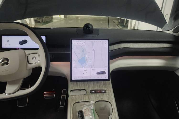 Used Nio ES7 2022 75 kWh Audio And AC Panel