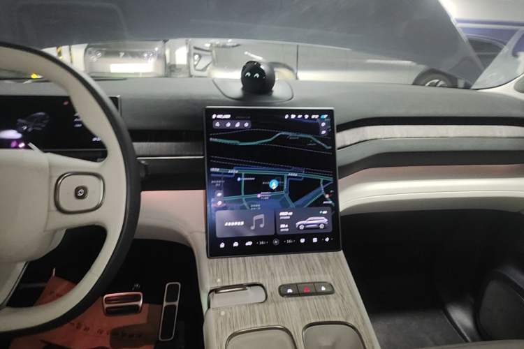 Used Nio ES7 2022 75 kWh Audio And AC Panel