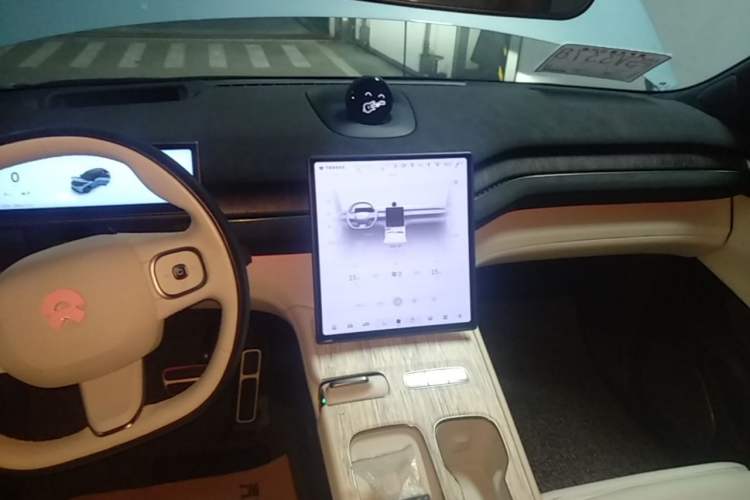 Used Nio ES7 2022 75 kWh Audio And AC Panel