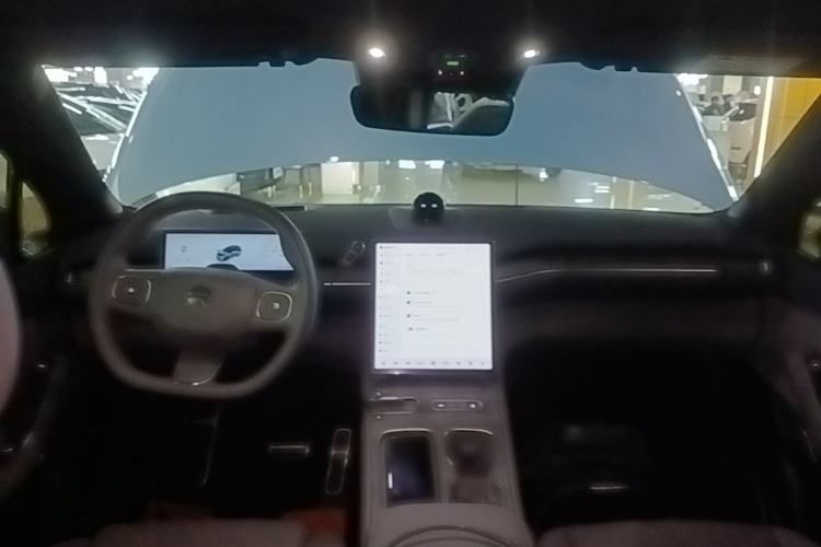 Used Nio ES7 2022 75 kWh Center Console