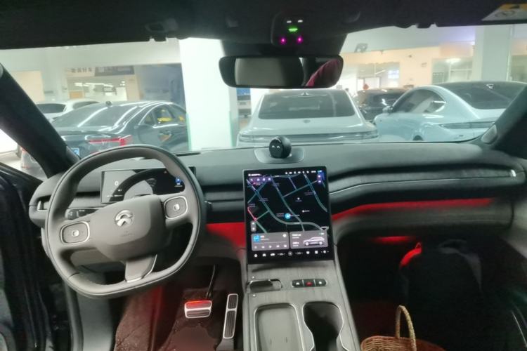 Used Nio ES7 2022 75 kWh Center Console
