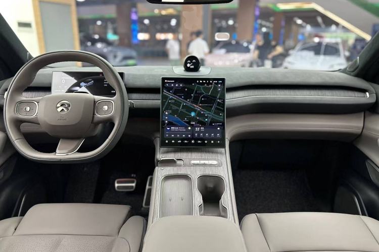 Used Nio ES7 2022 75 kWh Center Console