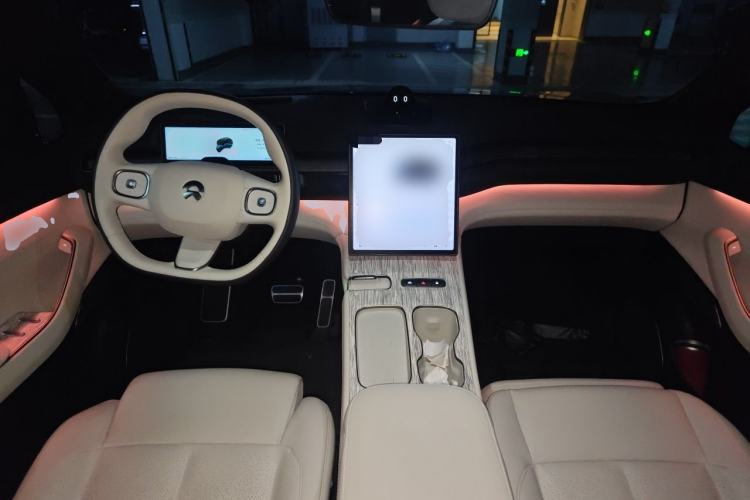 Used Nio ES7 2022 75 kWh Center Console