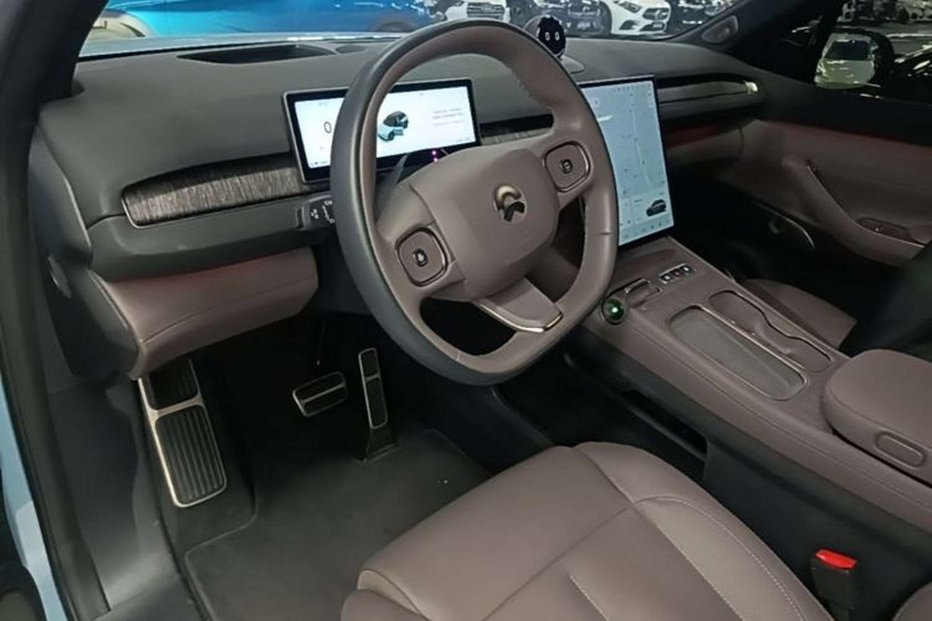 Used Nio ES7 2022 75 kWh Center Console