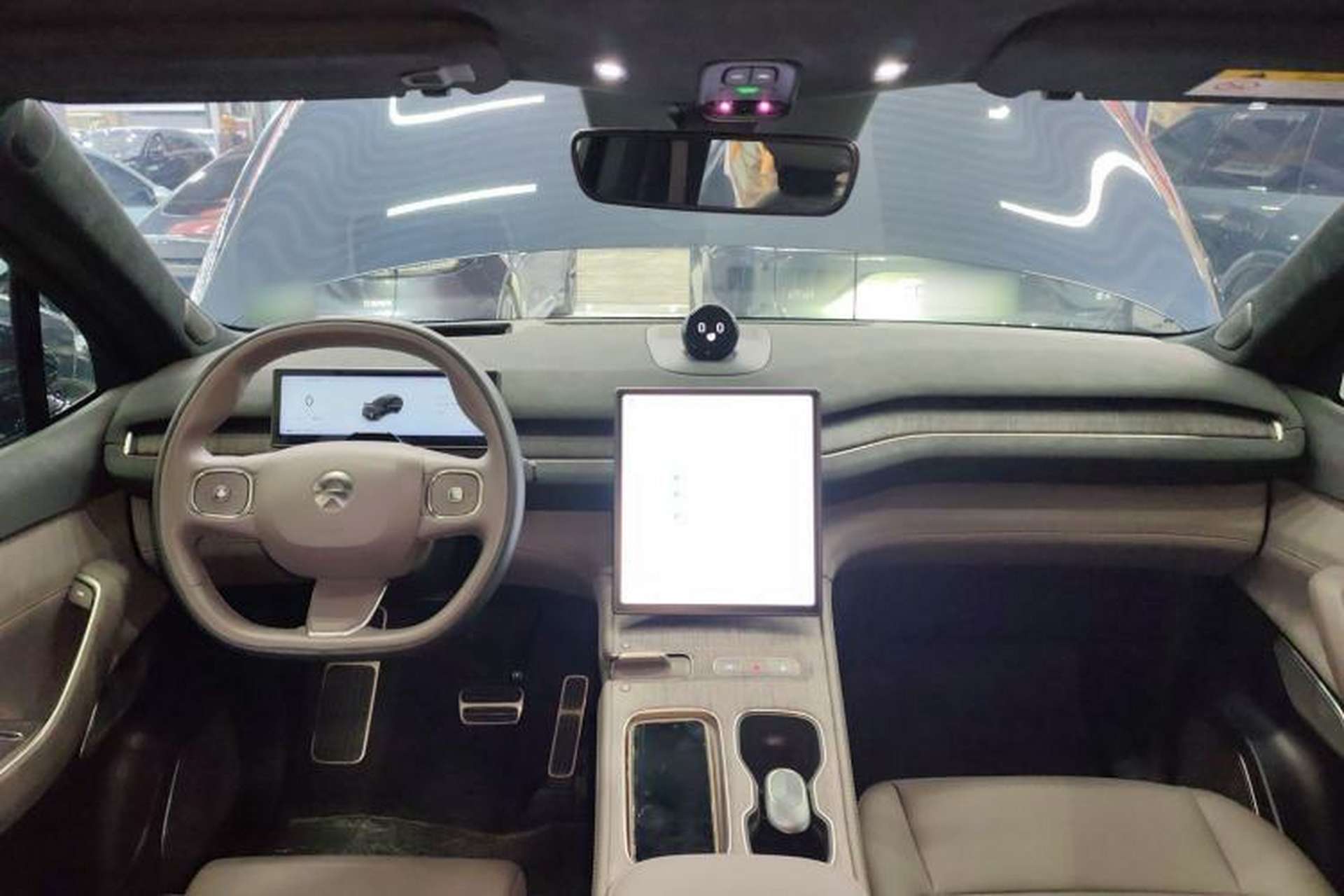Used Nio ES7 2022 75 kWh Center Console