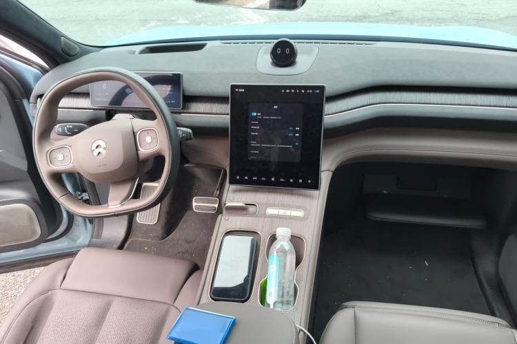 Used Nio ES7 2022 75 kWh Center Console